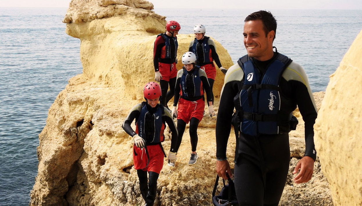 Coasteering sulla spiaggia di São Rafael - Foto 1