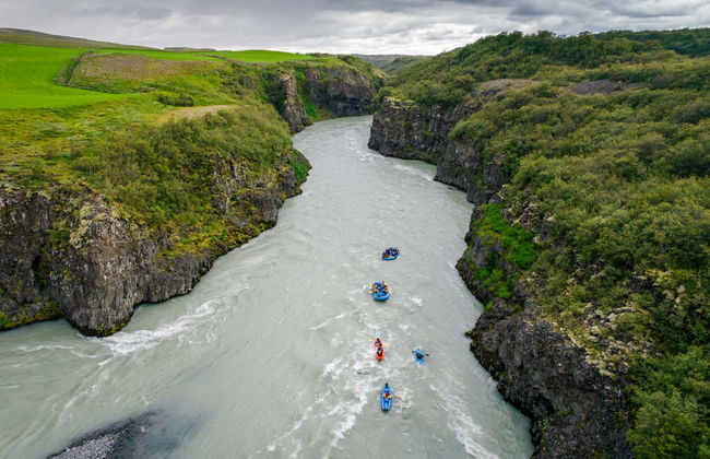 Hvita River Rafting Tour - Photo 6