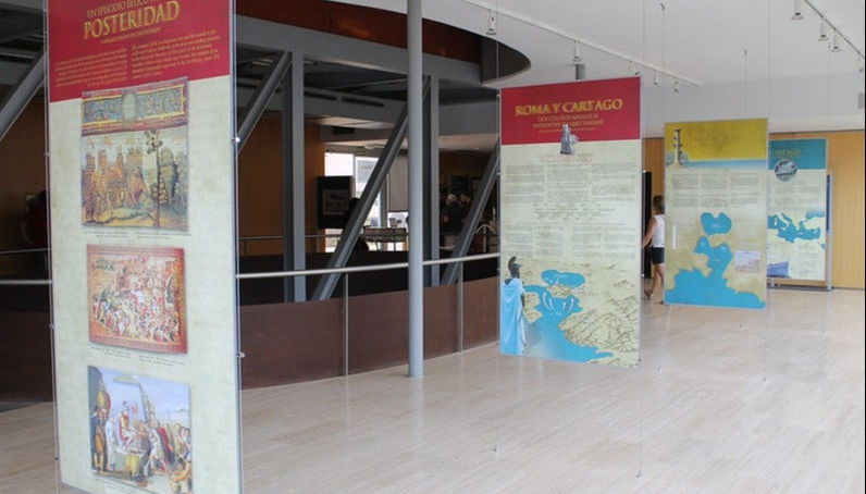 Entrada al Centro de Interpretación de la Muralla Púnica - Foto 1