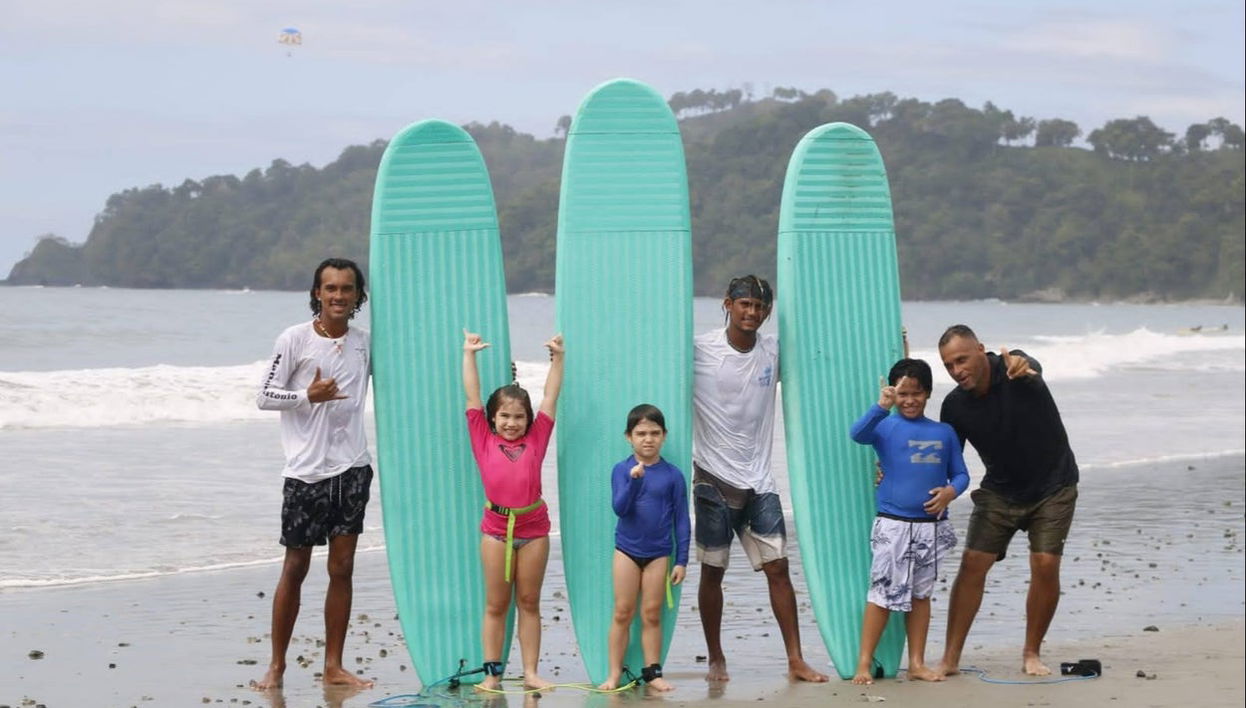 Curso de surf en Jacó - Foto 1