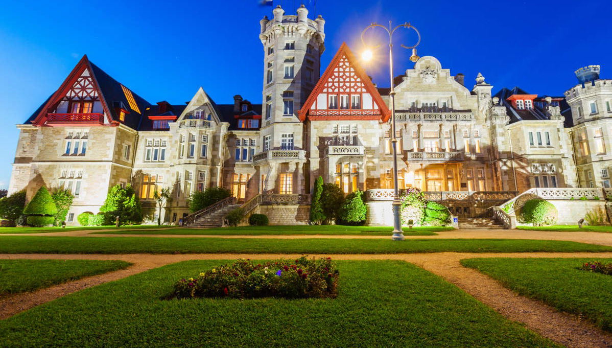 Tour de los crímenes y misterios de Santander - Foto 1