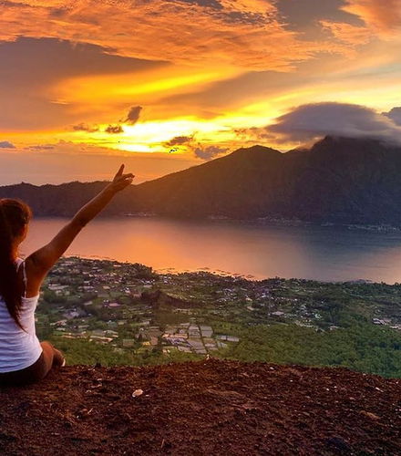 Foto de Senderismo por el volcán Batur al amanecer
