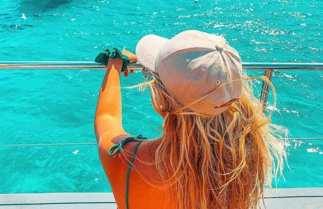 Escursione a Cala Blanca in catamarano - Foto 3