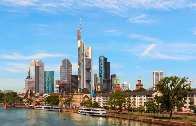 Traslado do Aeroporto: Aeroporto FRA para Frankfurt em Van de Luxo - Foto 3