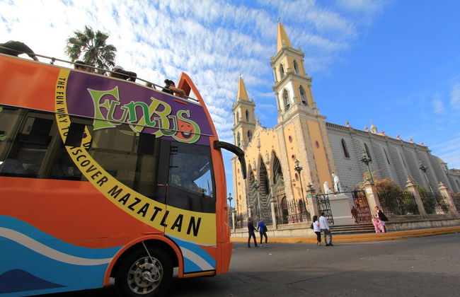 Visite panoramique dans Mazatlan en bus à toit ouvert - Photo 2