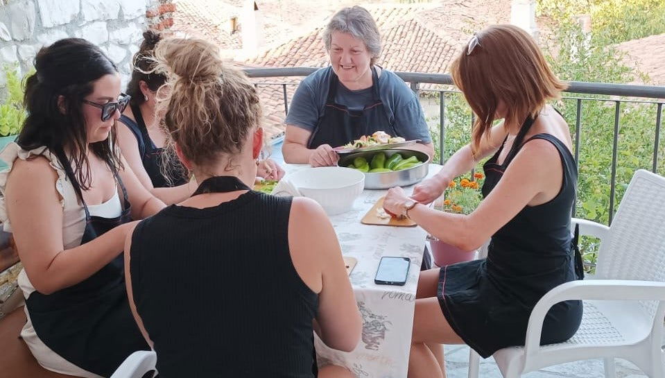 Corso di cucina con una famiglia albanese
