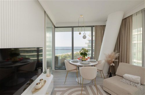 Photo 26 - Apartment Royallux Sea View by Renters