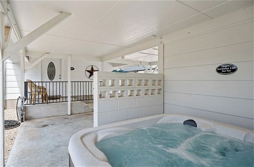 Photo 1 - Aermotor Loft Downtown With Hot Tub