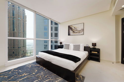 Foto 3 - Maison Privee - Urban Apt in Dubai Marina w/ Partial Sea Views