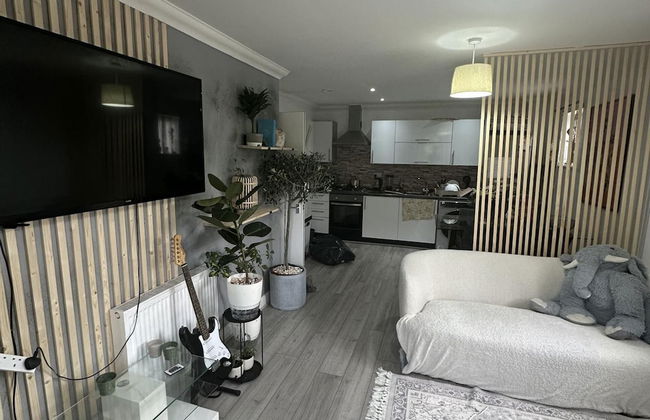 Charming Mi Casa Es Tu Casa 2-bed in Dagenham - Foto 4