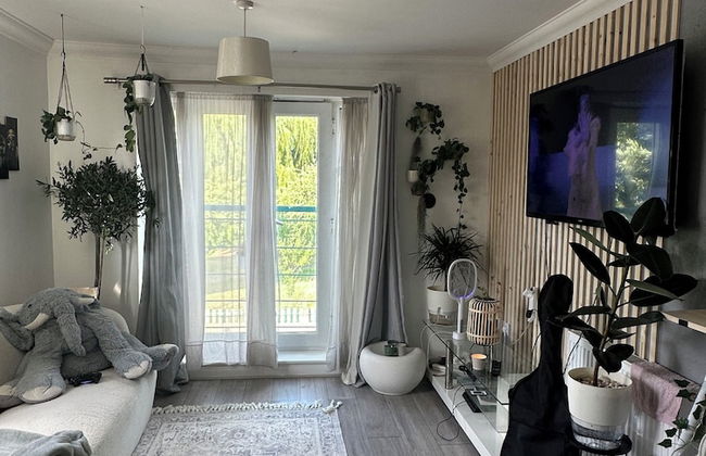 Charming Mi Casa Es Tu Casa 2-bed in Dagenham - Photo 3