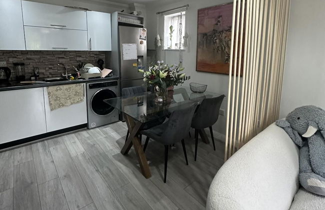 Charming Mi Casa Es Tu Casa 2-bed in Dagenham - Foto 14