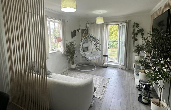 Charming Mi Casa Es Tu Casa 2-bed in Dagenham - Foto 3