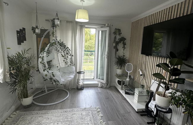 Charming Mi Casa Es Tu Casa 2-bed in Dagenham - Foto 2