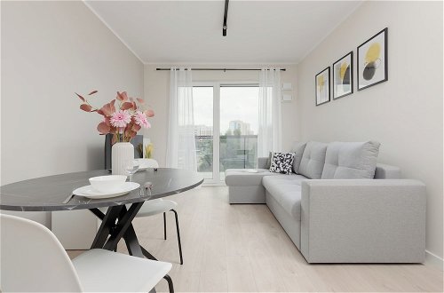Foto 7 - Bright & Modern Apartment by Renters