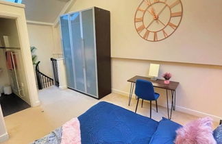 Photo 2 - Centrally Located Loft Apartment