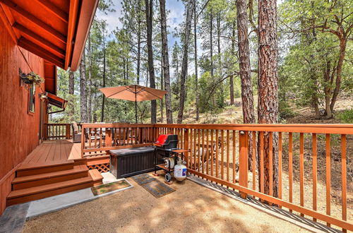 Foto 2 - Prescott Cabin w/ Beautiful Forest Views & Deck