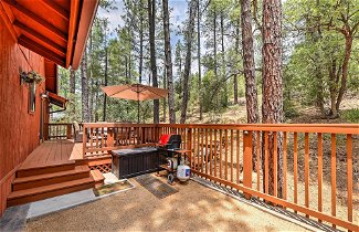 Foto 2 - Prescott Cabin w/ Beautiful Forest Views & Deck