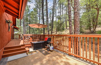 Foto 2 - Prescott Cabin w/ Beautiful Forest Views & Deck