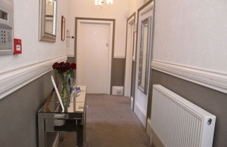 Photo 3 - ROSE COURT HOLIDAY APARTMENTS