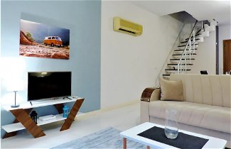 Foto 2 - Chic Duplex House With Shared Pool in Antalya
