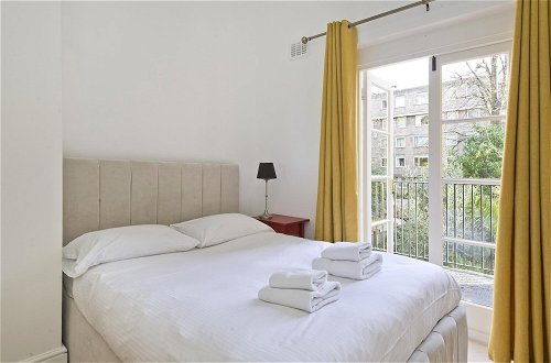 Photo 1 - Bright one Bedroom Apartment With Balcony in Maida Vale by Underthedoormat