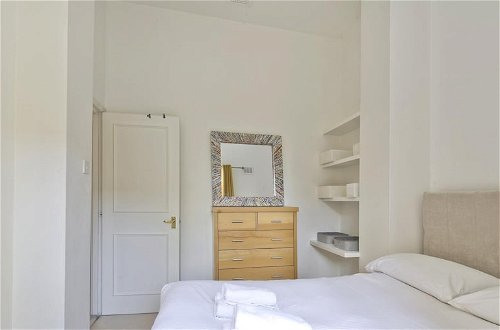 Photo 8 - Bright one Bedroom Apartment With Balcony in Maida Vale by Underthedoormat