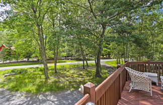 Foto 3 - Bushkill House w/ Deck & Community Amenities