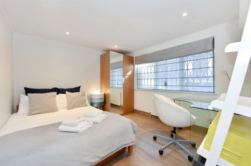 Photo 12 - Amazing Covent Garden 2 Bedroom High Speed Wifi