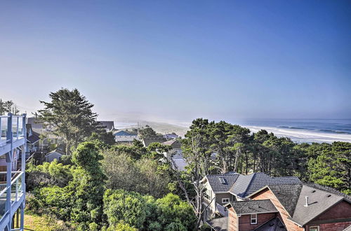 Foto 43 - Ocean-view Lincoln City Retreat w/ 3 Viewing Decks