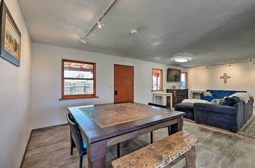 Photo 3 - Chic Studio w/ Grill - 25 Mins to Taos Ski Valley