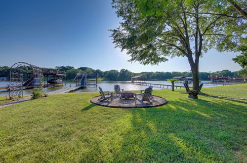 Photo 1 - Lakefront Mabank Home: Boating Getaway