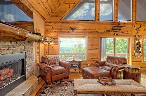 Photo 19 - Spacious 'eagle's View' Luxury Cabin w/ Views