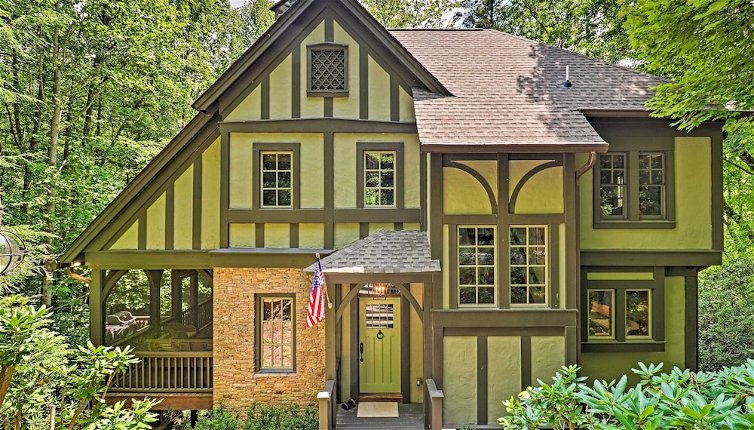 Photo 1 - Charming Cashiers Cottage w/ Screened Porch