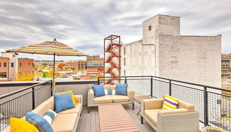 Foto 1 - Downtown Condo w/ Rooftop Patio & City Views