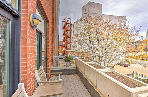 Foto 4 - Downtown Condo w/ Rooftop Patio & City Views