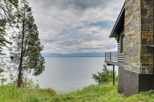 Foto 12 - Cozy Flathead Lake Cabin w/ Picturesque View