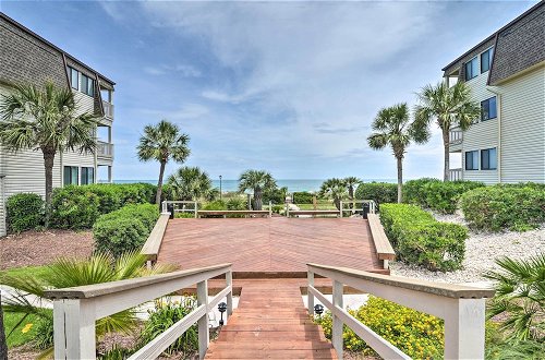 Foto 12 - Beachfront Resort Condo w/ Pool View & Balcony