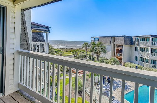 Foto 14 - Beachfront Resort Condo w/ Pool View & Balcony