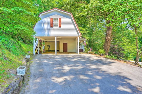 Foto 20 - Secluded Chattanooga Getaway w/ Deck + Yard