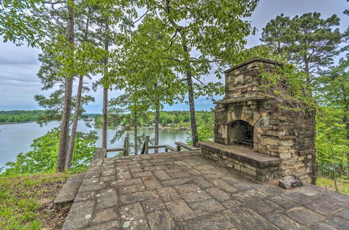 Photo 28 - Lake Hamilton Hideaway w/ Private Dock & Slip