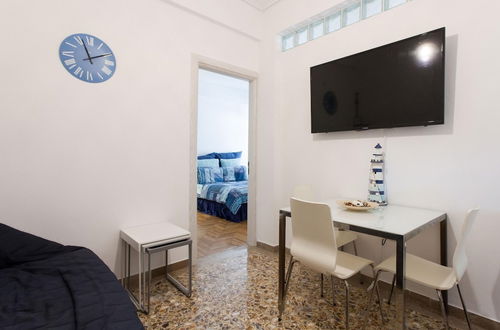 Photo 2 - Lovely 2 Bedroom apt in Metaxourgio Center