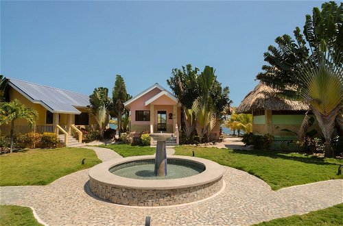 Foto 15 - Exclusive Private Island With 360 Degree View of the Ocean