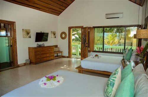 Foto 19 - Exclusive Private Island With 360 Degree View of the Ocean