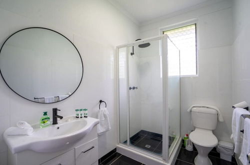 Photo 12 - NIGHTCLIFF RETREAT - Stylish 2BR Apt