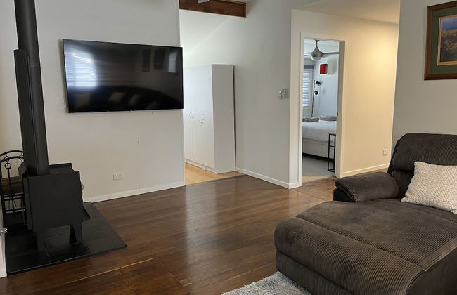 4 Bedroom Family Friendly Retreat - Photo 9