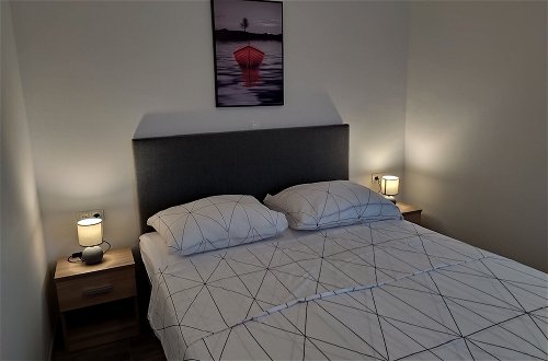 Foto 6 - Immaculate 2-bed Apartment in Okrug Gornji