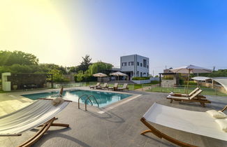 Foto 3 - Villa Sfedami With Private Pool and Children Safet