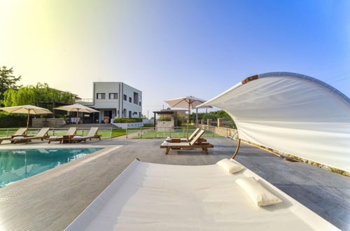 Foto 8 - Villa Sfedami 350m With 55m Private Pool