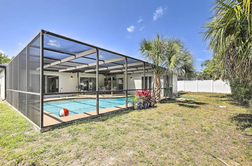 Photo 5 - Lavish Holiday Home w/ Lanai & Heated Outdoor Pool